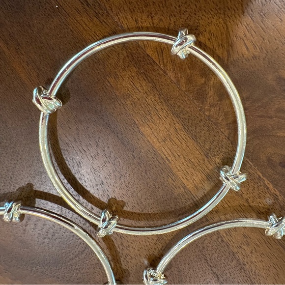 Gold, 4 knot bangle bracelets (set of 3). - Picture 3 of 4